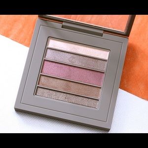 MAC Veluxe Pearlfusion Brooke Shields Eyeshadow